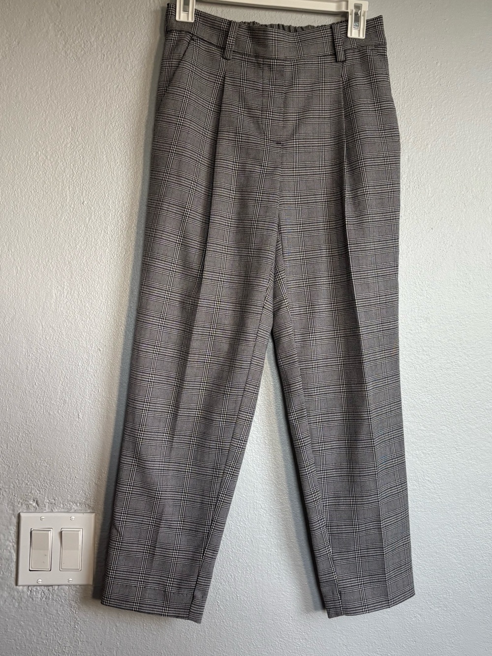 LOFT Dress Pants Black White Glen Plaid Pleated High Rise Tapered Pull On XS